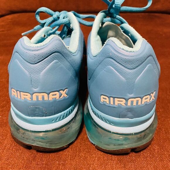 Mint Condition NIKE Air Max 2011 + Teal Blue with mixed blue bottom soles 7 US - Picture 4 of 9